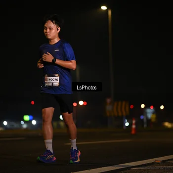 Runner Photo 7560700