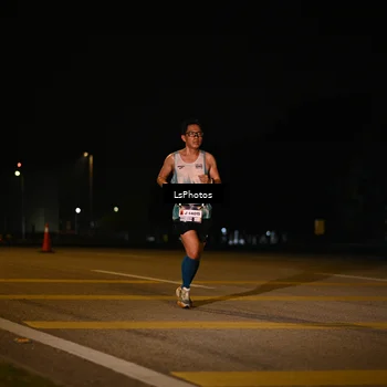 Runner Photo 7561010