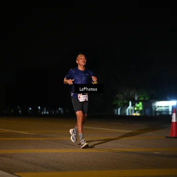 Runner Photo 7561022