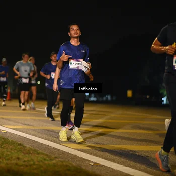 Runner Photo 7561912