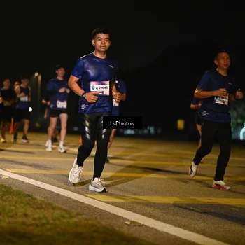 Runner Photo 7561933
