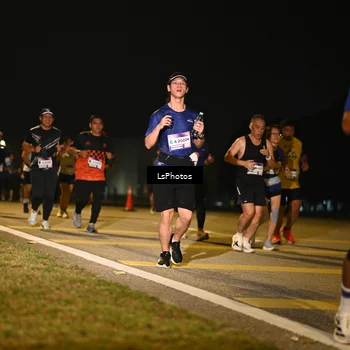 Runner Photo 7561988