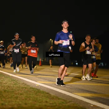 Runner Photo 7562001