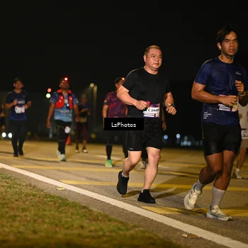 Runner Photo 7562021