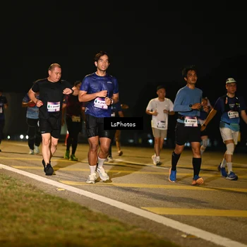 Runner Photo 7562026