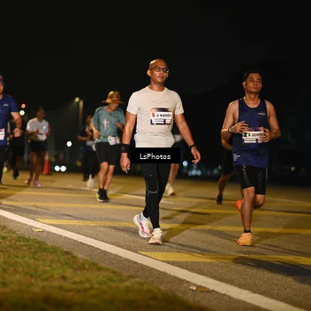 Runner Photo 7562072