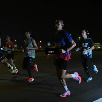 Runner Photo 7562340