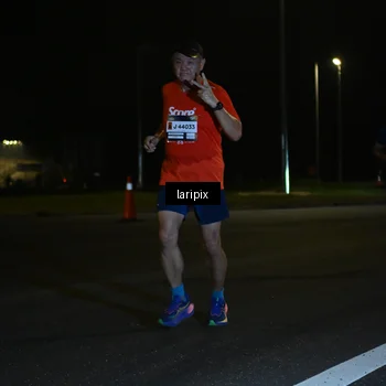 Runner Photo 7562843