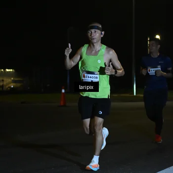 Runner Photo 7562878