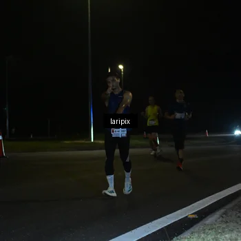 Runner Photo 7563012