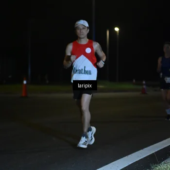 Runner Photo 7563136