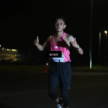 Runner Photo 7563245
