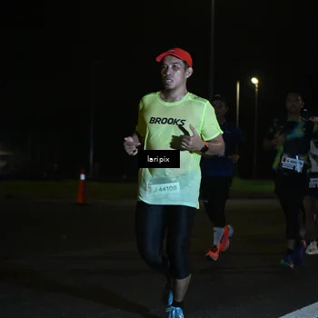 Runner Photo 7563276