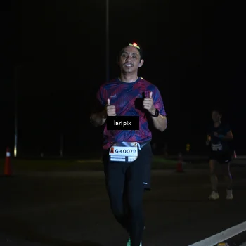 Runner Photo 7563404