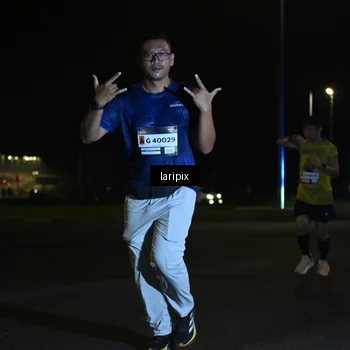 Runner Photo 7563433