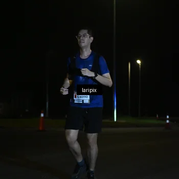 Runner Photo 7563596