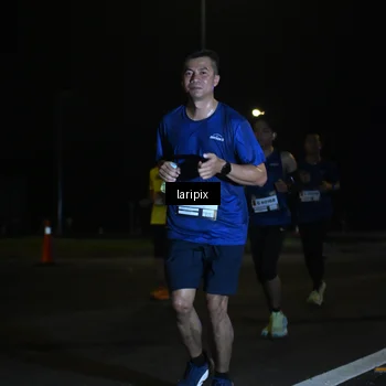 Runner Photo 7563624