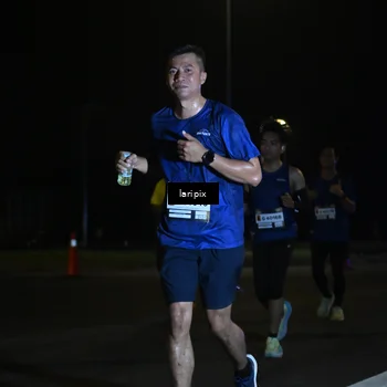Runner Photo 7563625