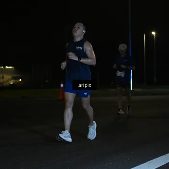 Runner Photo 7563655