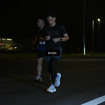 Runner Photo 7563675