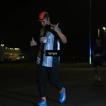 Runner Photo 7563676