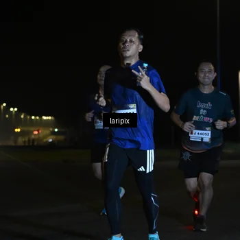 Runner Photo 7563813