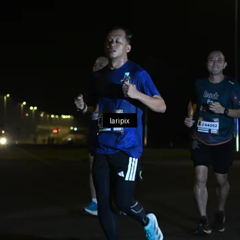 Runner Photo 7563819