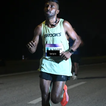 Runner Photo 7564736