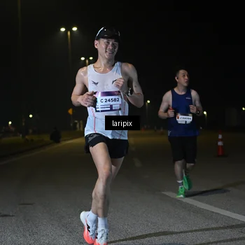 Runner Photo 7565066