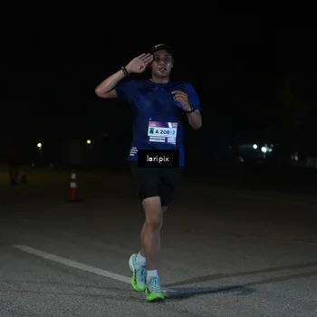 Runner Photo 7565210