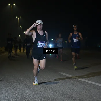 Runner Photo 7565458