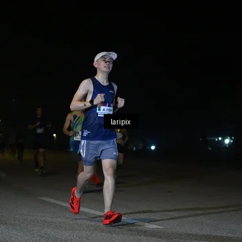 Runner Photo 7565640