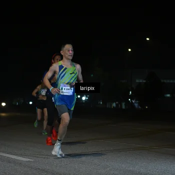 Runner Photo 7565658
