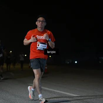 Runner Photo 7565675