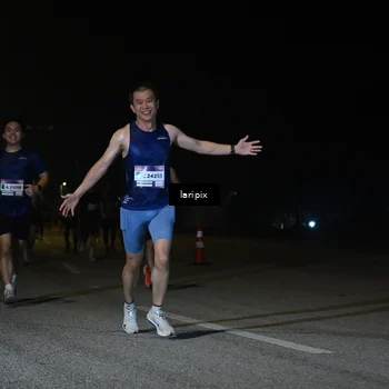 Runner Photo 7565809