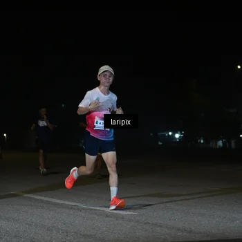 Runner Photo 7566190