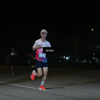 Runner Photo 7566192