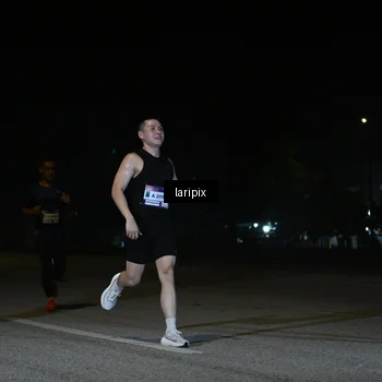 Runner Photo 7566198