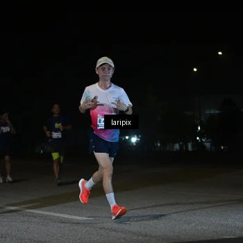 Runner Photo 7566201