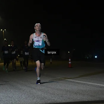Runner Photo 7566947