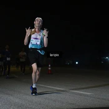 Runner Photo 7566990