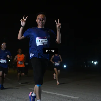 Runner Photo 7567000