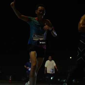 Runner Photo 7568659