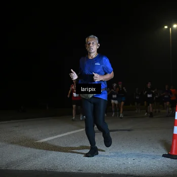 Runner Photo 7569873