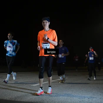 Runner Photo 7569908