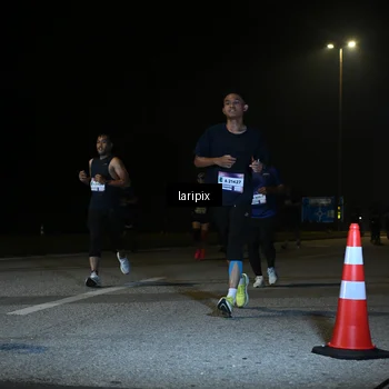 Runner Photo 7570058