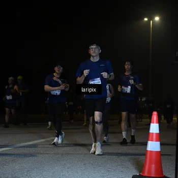 Runner Photo 7570142