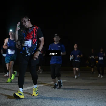 Runner Photo 7570159