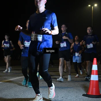 Runner Photo 7570240