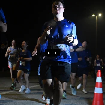 Runner Photo 7570246